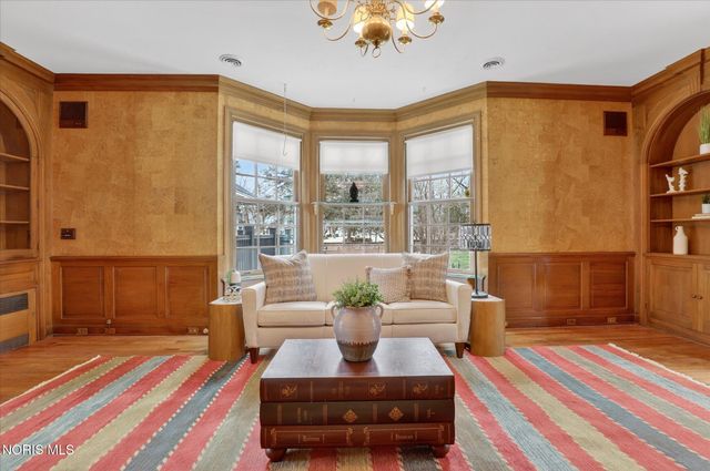 405 Forest Drive, Rossford, OH 43460