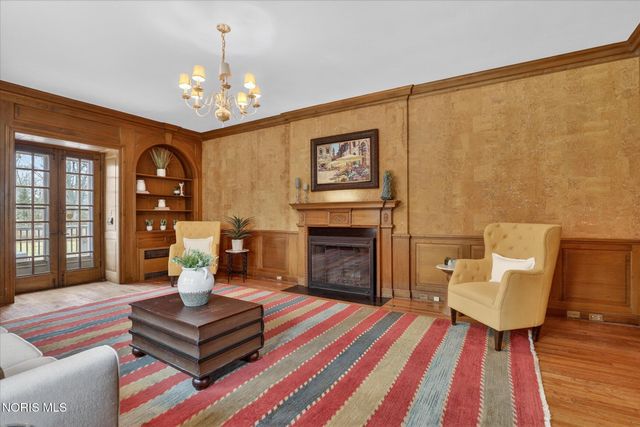 405 Forest Drive, Rossford, OH 43460