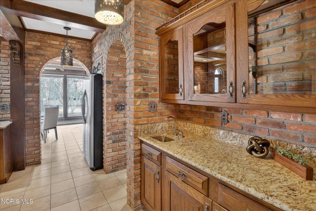 405 Forest Drive, Rossford, OH 43460