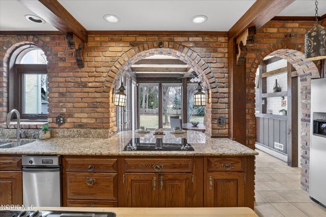 405 Forest Drive, Rossford, OH 43460