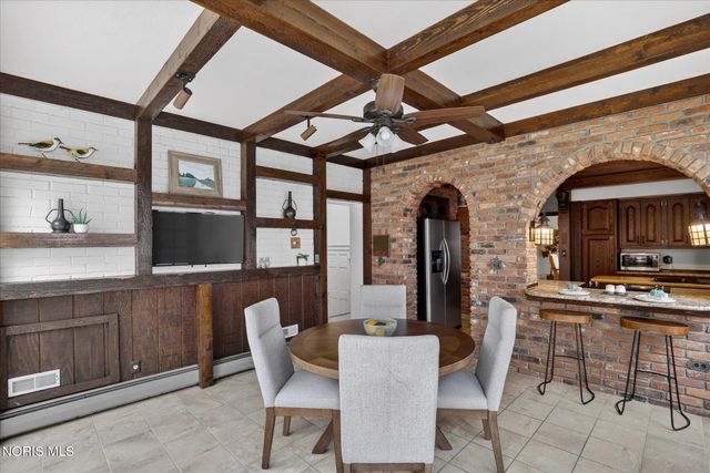 405 Forest Drive, Rossford, OH 43460