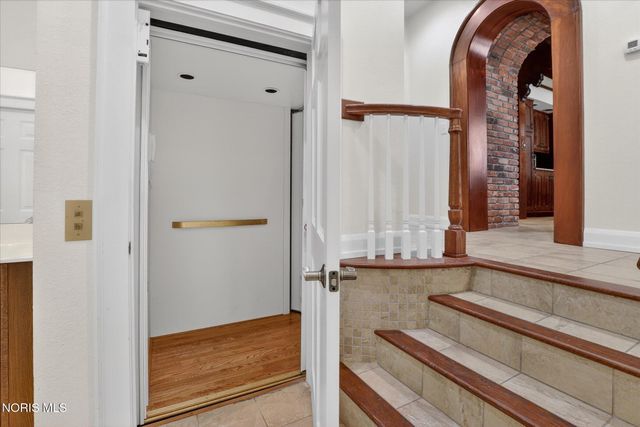 405 Forest Drive, Rossford, OH 43460