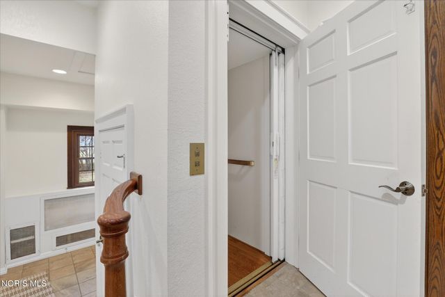 405 Forest Drive, Rossford, OH 43460