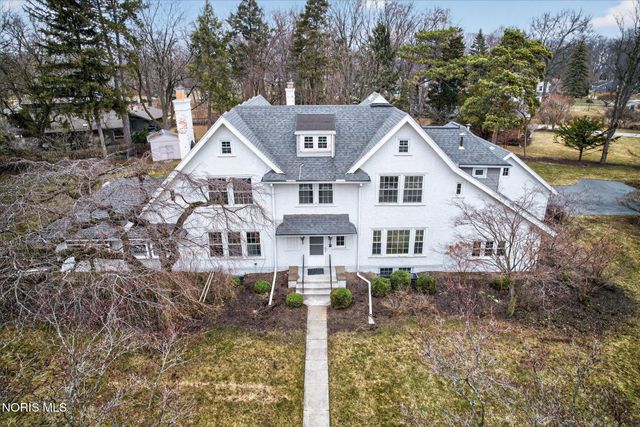 405 Forest Drive, Rossford, OH 43460