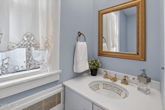 405 Forest Drive, Rossford, OH 43460