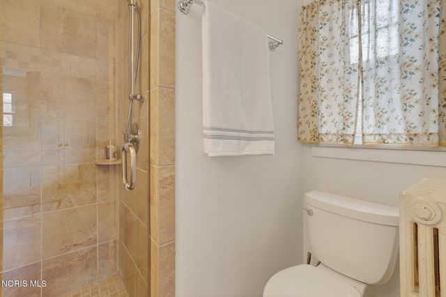 405 Forest Drive, Rossford, OH 43460