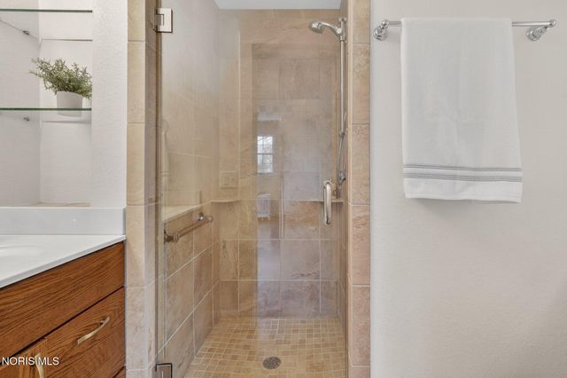 405 Forest Drive, Rossford, OH 43460