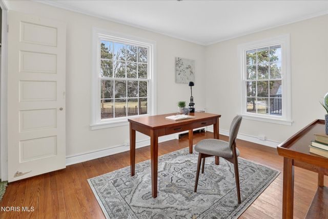 405 Forest Drive, Rossford, OH 43460