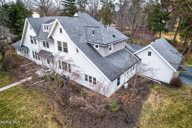 405 Forest Drive, Rossford, OH 43460