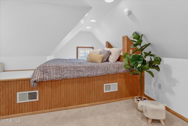 405 Forest Drive, Rossford, OH 43460