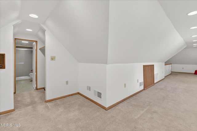 405 Forest Drive, Rossford, OH 43460