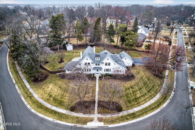 405 Forest Drive, Rossford, OH 43460