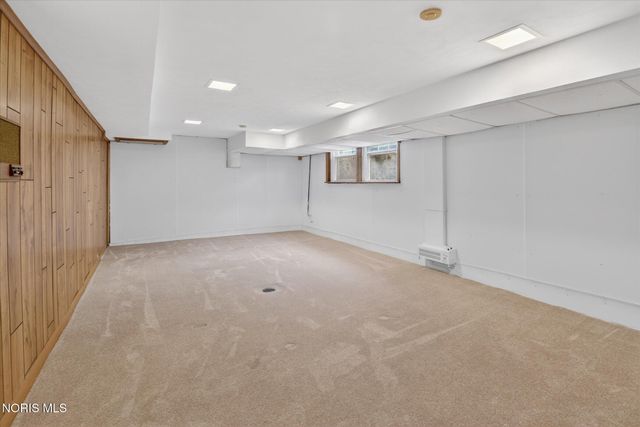 405 Forest Drive, Rossford, OH 43460