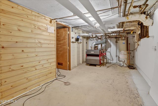 405 Forest Drive, Rossford, OH 43460