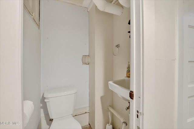 405 Forest Drive, Rossford, OH 43460