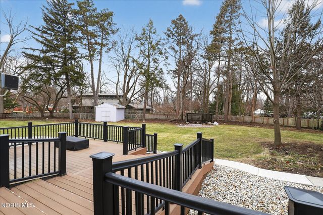 405 Forest Drive, Rossford, OH 43460