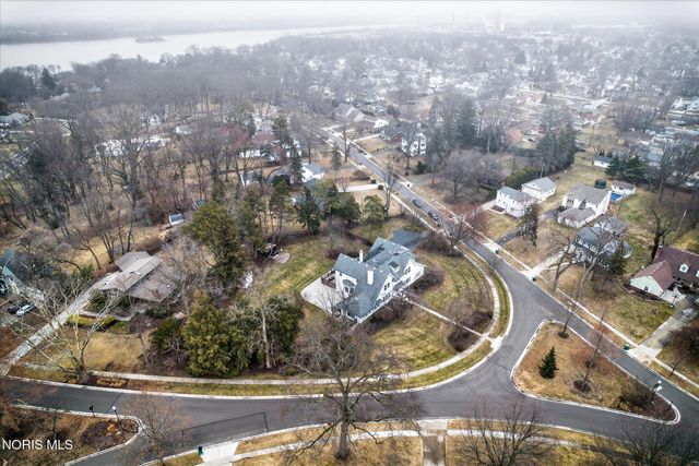 405 Forest Drive, Rossford, OH 43460