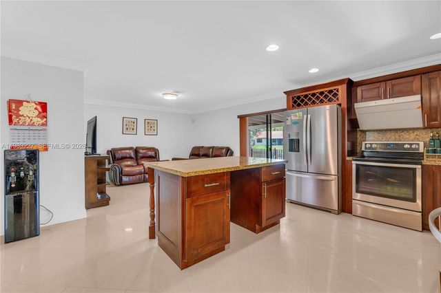 2905 Begonia Way, Cooper City, FL 33026