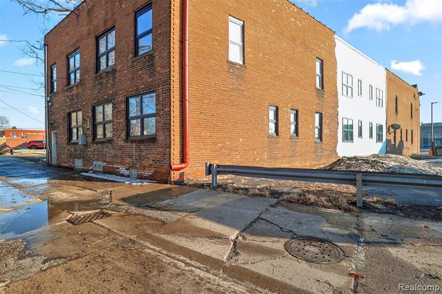 35732 W Michigan Avenue, Wayne, MI 48184