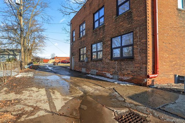 35732 W Michigan Avenue, Wayne, MI 48184