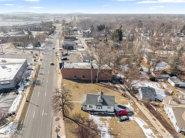 35732 W Michigan Avenue, Wayne, MI 48184