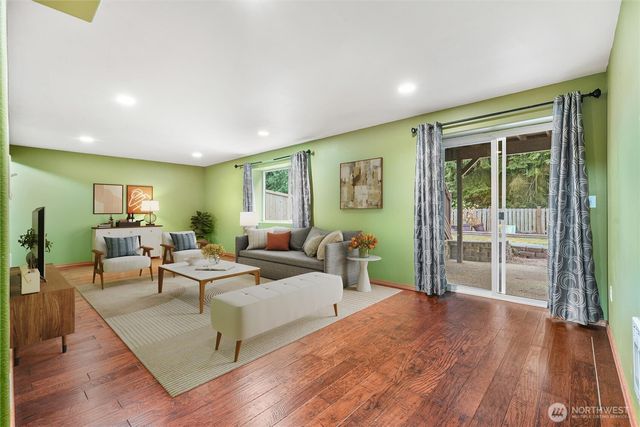 5708 9th Drive W, Everett, WA 98203