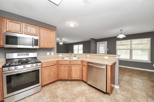 9967 Sterling Place Drive, Conroe, TX 77303