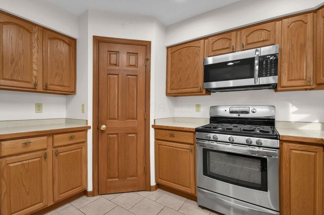 28 Calumet Drive N, Granville, OH 43023