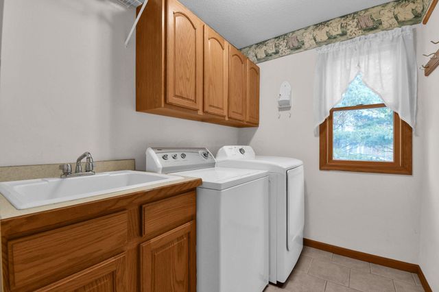 28 Calumet Drive N, Granville, OH 43023