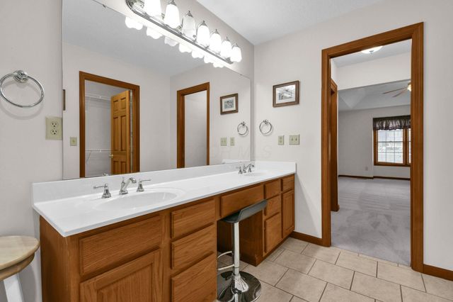 28 Calumet Drive N, Granville, OH 43023