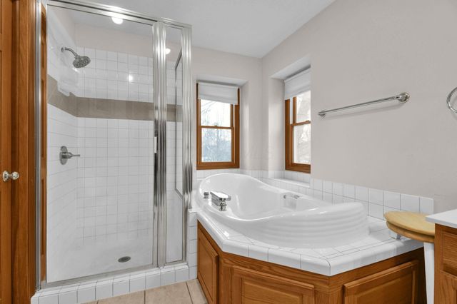 28 Calumet Drive N, Granville, OH 43023