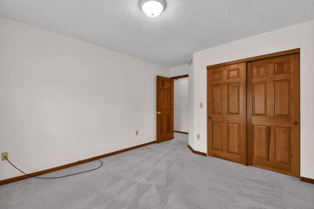 28 Calumet Drive N, Granville, OH 43023