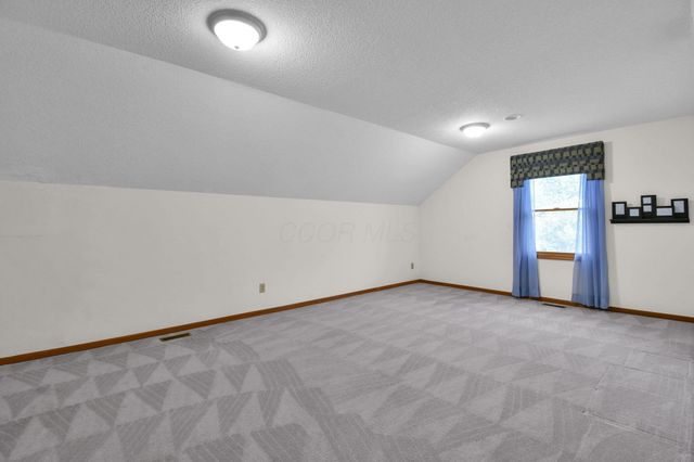 28 Calumet Drive N, Granville, OH 43023