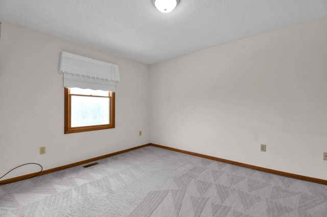 28 Calumet Drive N, Granville, OH 43023