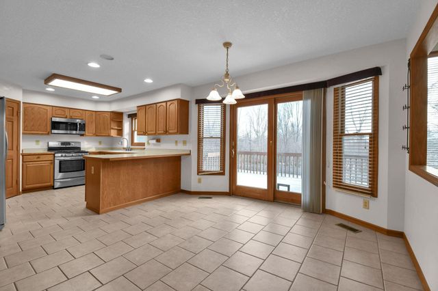 28 Calumet Drive N, Granville, OH 43023