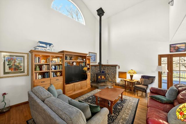 7555 E Antelope Road, Eagle Point, OR 97524