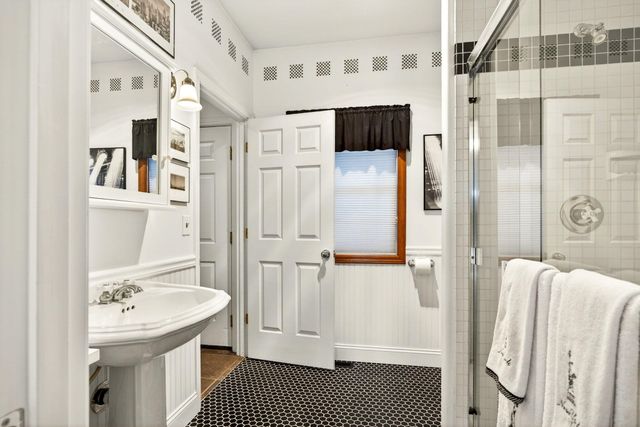 7555 E Antelope Road, Eagle Point, OR 97524