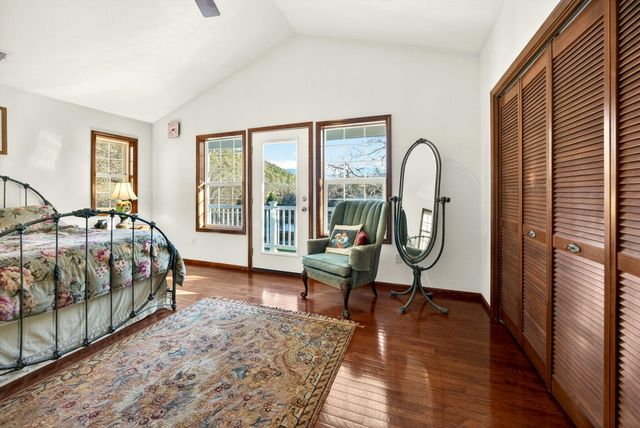 7555 E Antelope Road, Eagle Point, OR 97524