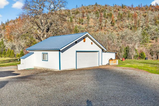 7555 E Antelope Road, Eagle Point, OR 97524
