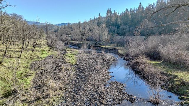 7555 E Antelope Road, Eagle Point, OR 97524