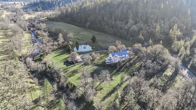 7555 E Antelope Road, Eagle Point, OR 97524