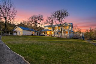 7555 E Antelope Road, Eagle Point, OR 97524