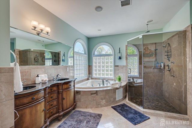 233 Matchaponix Avenue, Monroe, NJ 08831