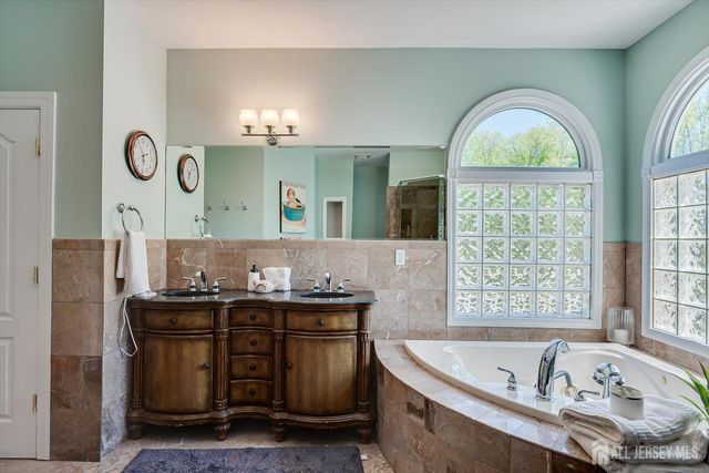 233 Matchaponix Avenue, Monroe, NJ 08831