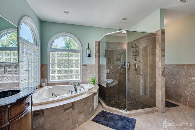 233 Matchaponix Avenue, Monroe, NJ 08831