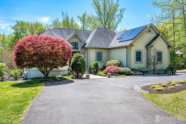 233 Matchaponix Avenue, Monroe, NJ 08831
