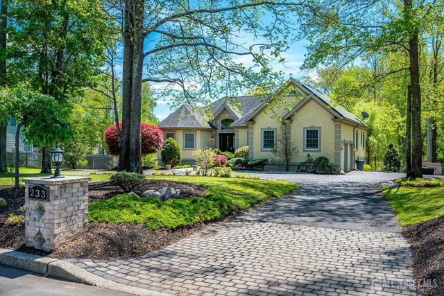 233 Matchaponix Avenue, Monroe, NJ 08831
