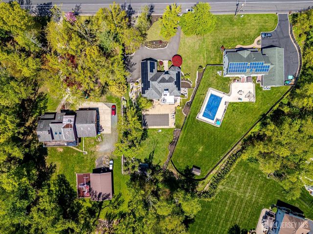 233 Matchaponix Avenue, Monroe, NJ 08831