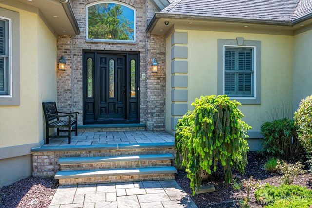233 Matchaponix Avenue, Monroe, NJ 08831