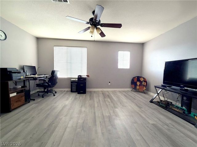 7842 Flat Creek Street, Las Vegas, NV 89131